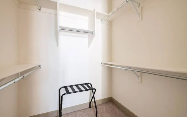 CozySuites at Town Lake