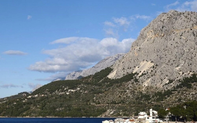Ivi - 100 m From Pebble Beach - A4