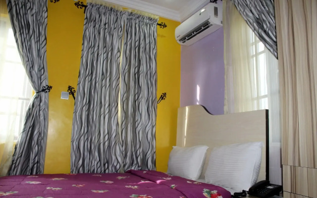 Osajamen Hotel