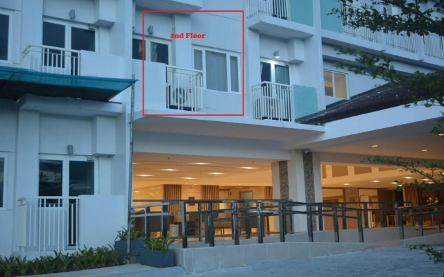 Paranaque SM-Sucat Field Res. Bldg 5, 2/F, 2BR with Balcony
