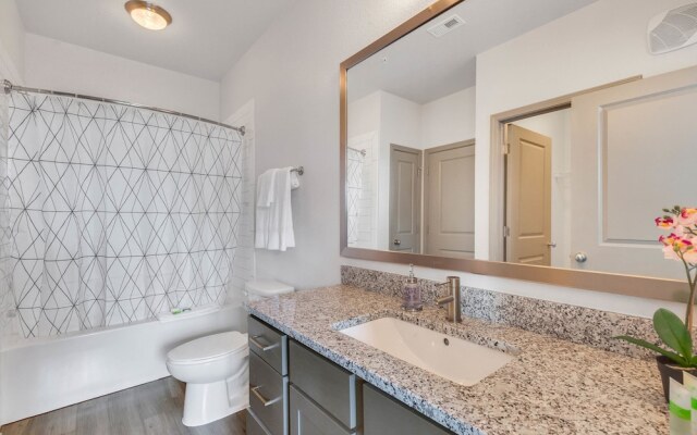 Axis West Luxury Apartments