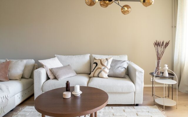 Fully renovated 3br apartment with sauna