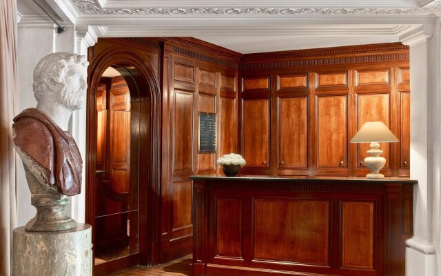 Le Dokhan’s Paris Arc de Triomphe, a Tribute Portfolio Hotel