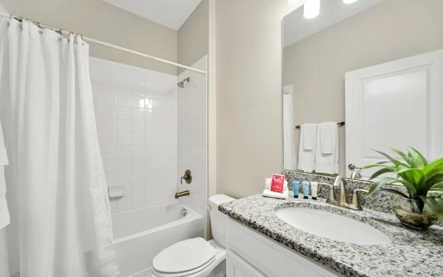Gorgeous, Modern Home W/private Pool!
