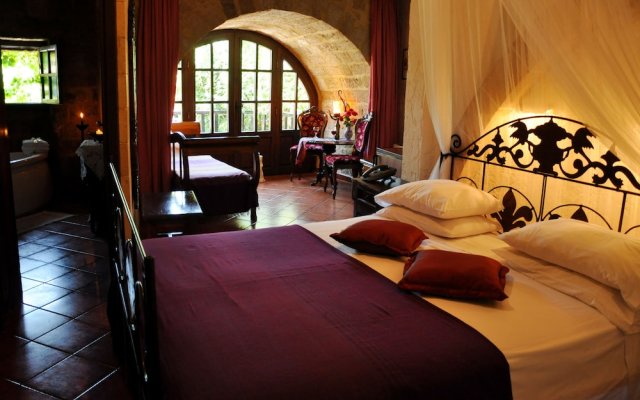 S. Nikolis Historic Boutique Hotel