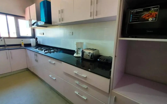 Stiyos Shortlet homes- Tastefully Furnished 3 Bedroom