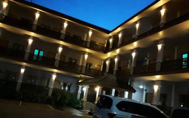 M Grand Hotel