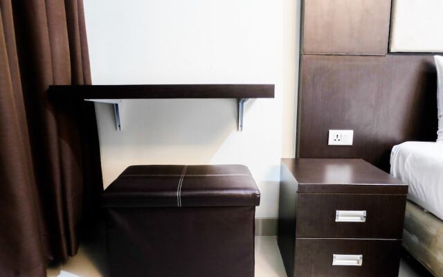 Warm and Homey Studio at The Oasis Cikarang Apartment By Travelio