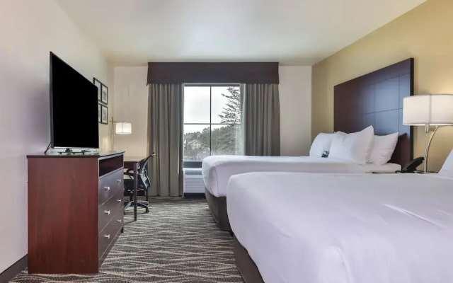 Cobblestone Hotel & Suites - Rhinelander