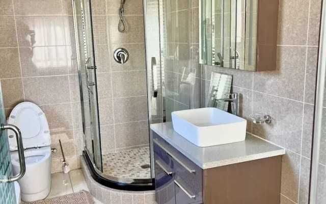 3-bedroom Luxury Apartment