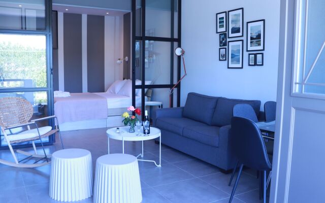 Hanioti Suites