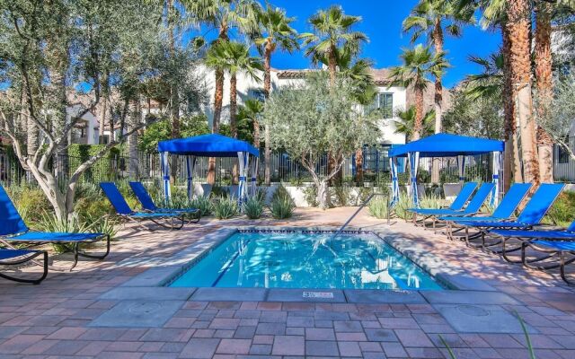 Classic 3 Bedrooms C48 by RedAwning