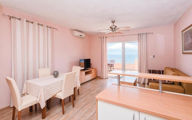 Awesome Home in Zastrazisce With Wifi and 2 Bedrooms