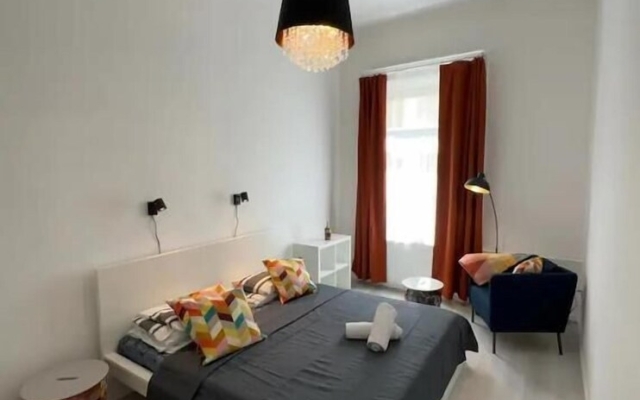 Amazing & Spacious 3 bedroom Apartment