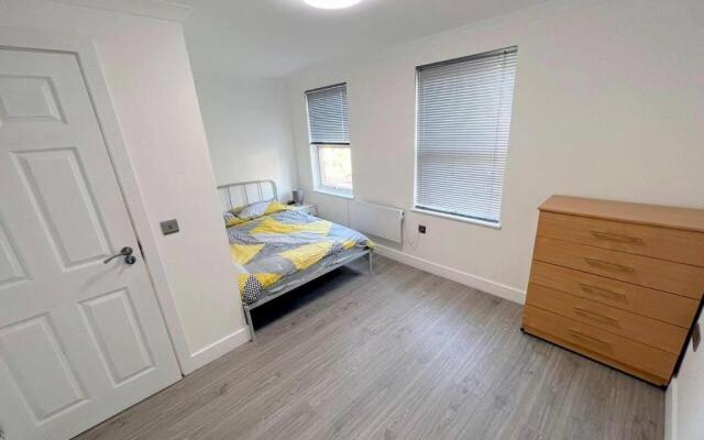 New 5-bed & 4 Bathroom House in Croydon