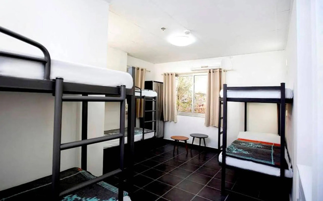 Little Tel-Aviv Hostel