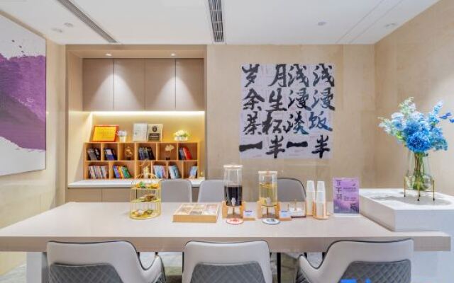 Lavande Hotel Dongguan Tangxia Rainbow Plaza Fengteng Mansion