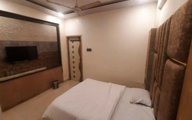 Spot on 38779 Roshan Residency