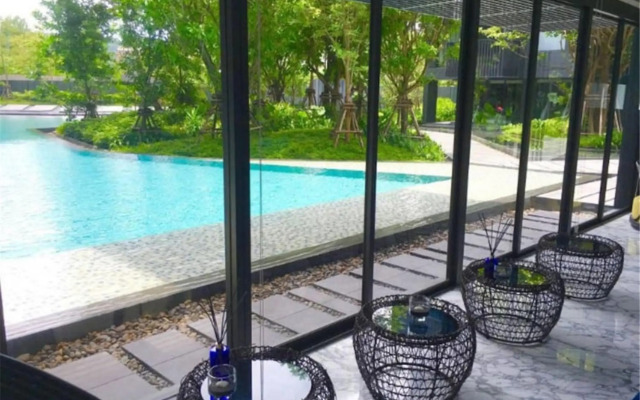 The Deck Patong
