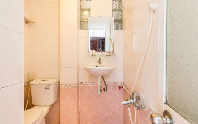 Long Phung Hoang Hotel by OYO Rooms