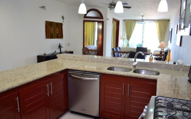 Condo Torre Diamante 305 by MDR