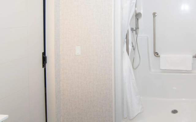 Holiday Inn Express & Suites North Battleford by IHG