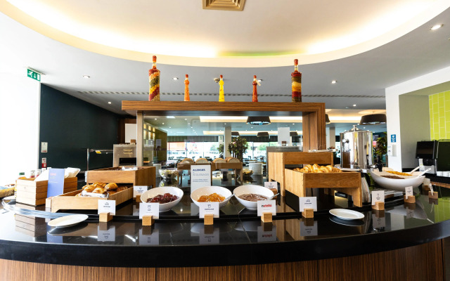 Holiday Inn Express London Heathrow T5 by IHG