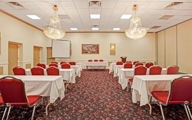 Ramada By Wyndham Flemington