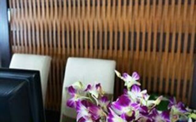 The Herbs By The Sea