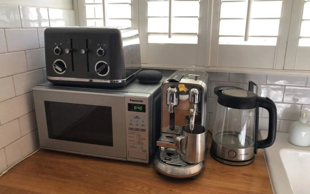 Luxury Victorian 2 Bedroom Apartment Near Tube