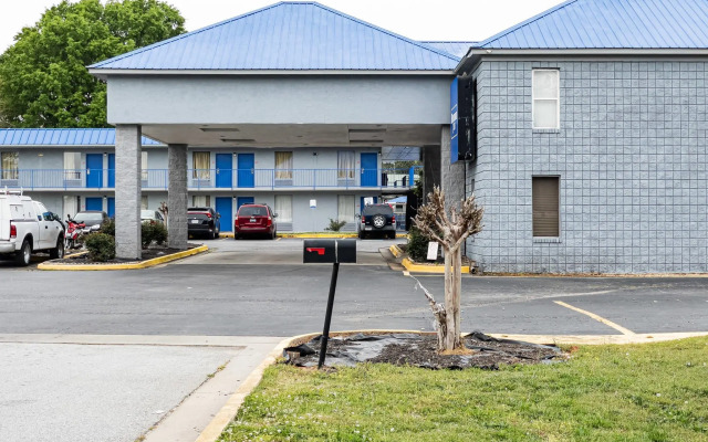 Rodeway Inn & Suites Carrollton