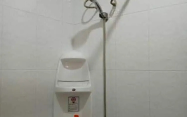 Choke-Set-Thee House