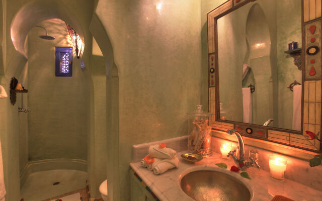 Riad Kaiss by Anika