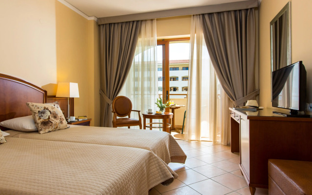 Theartemis Palace