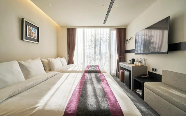 Royal Roi Hotel