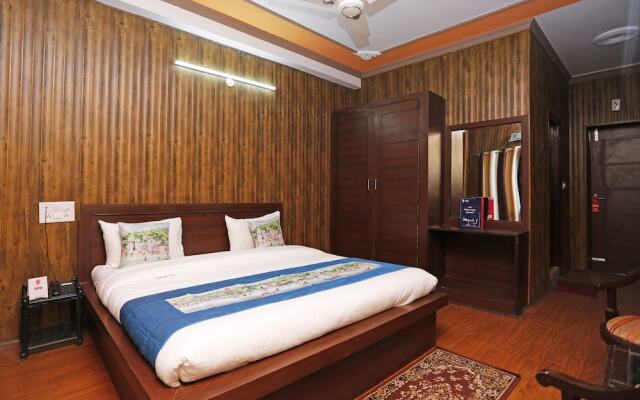 OYO Rooms 083 Near Laxman Jhoola