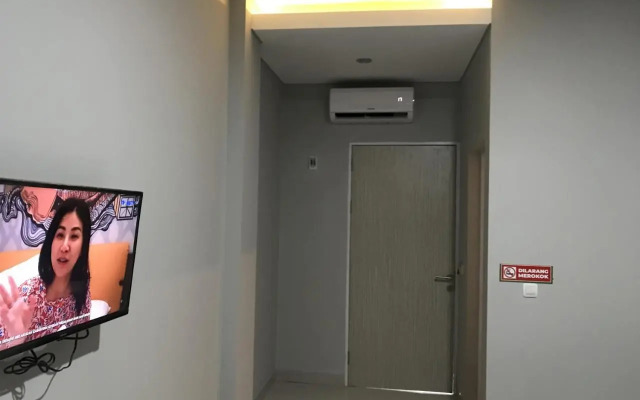 Louise Place by Oyo Rooms