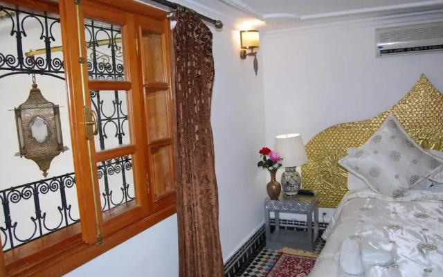 Room in B&B - Riad Authentic Palace & Spa - Rayhana