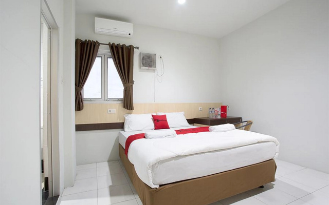 RedDoorz @ Pelajar Pejuang 3 – Guest Rooms – Bandung