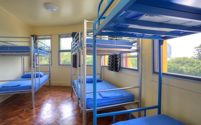 Big Bird Backpackers – Hotel Rooms – Brisbane