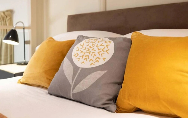 Fabulous Notting Hill Spacious Studio Apartment