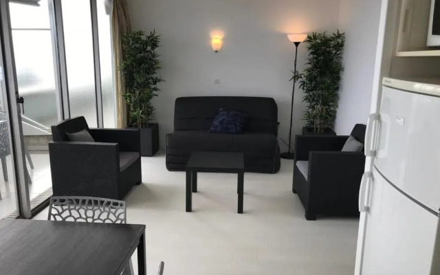 Costa Plana Collection