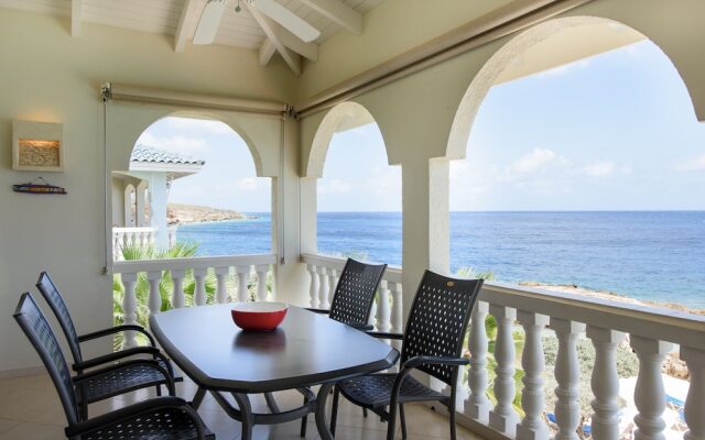 Sea-view Apartment in Mambo Beach Near Seaaquarium