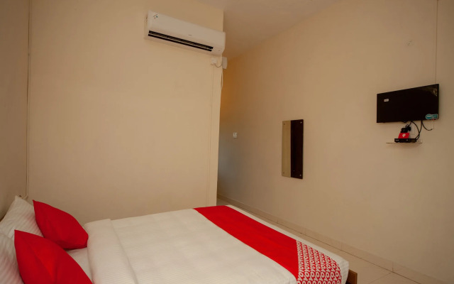 OYO Flagship 24454 OMR Hindustan Univ