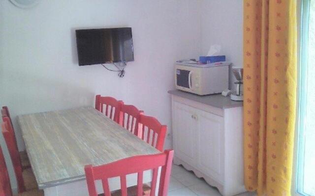 Maison Salavas, 4 Pièces, 8 Personnes - Fr-1-382-116