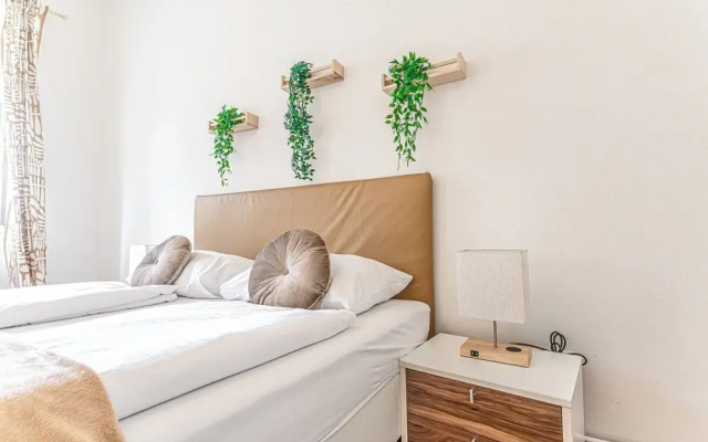 Modern 2BR Apartment Central Long Stay