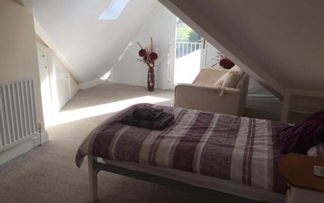 Lottie'S Place