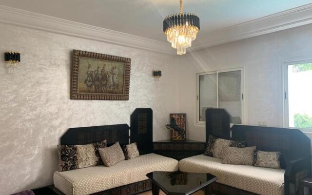 Villa avec piscine privée près de Casablanca Maroc