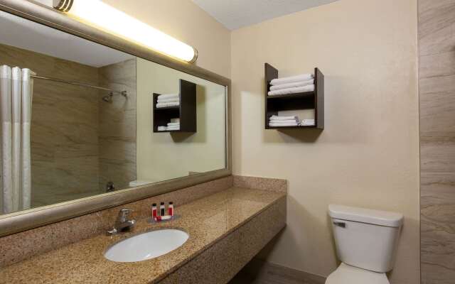 AmericInn by Wyndham La Crosse Riverfront-Conference Center