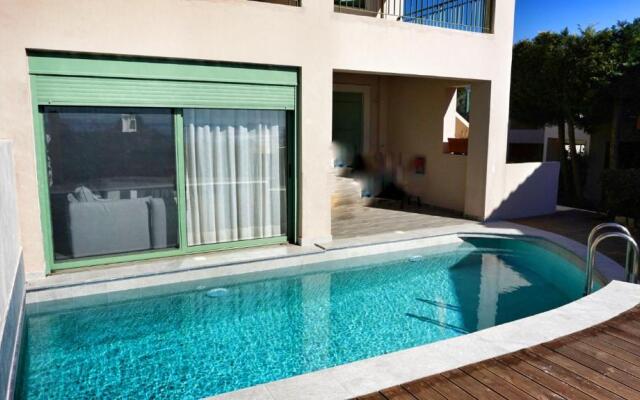 Pogonia, spacious apartment by the sea with private pool